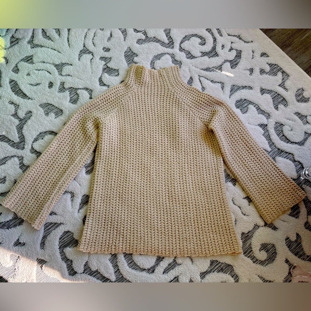 Doe & Rae Cream Knit Bell Sleeve Sweater Sz M